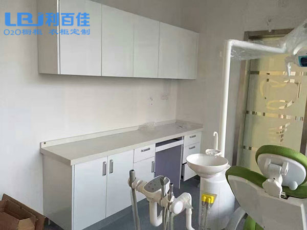 為什么口腔專科裝修找利百佳定制櫥柜、衣柜、衛(wèi)浴柜