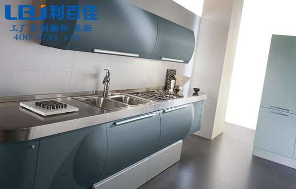 不了解櫥柜門(mén)板怎么辦？利百佳跟您詳聊