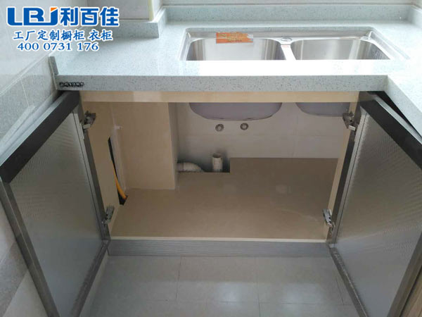 晶鋼櫥柜+石材櫥柜——長(zhǎng)沙櫥柜行業(yè)的防水新搭檔