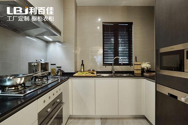 利百佳全屋定制|廚房裝修容易犯的低級錯(cuò)誤，看看你“中槍”了沒？