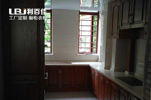利百佳給你夢(mèng)想中的家——中建芙蓉和苑原木整體櫥柜案例